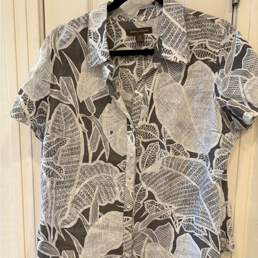 TOMMY BAHAMA Shirt Womens Large L Button Front Linen Grey & White Floral - Picture 6 of 10